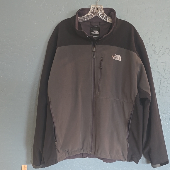 The North Face Men's Dark Gray Performance Jacket - Picture 1 of 8